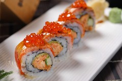 TRIPLE SALMON ROLL (4pcs.)